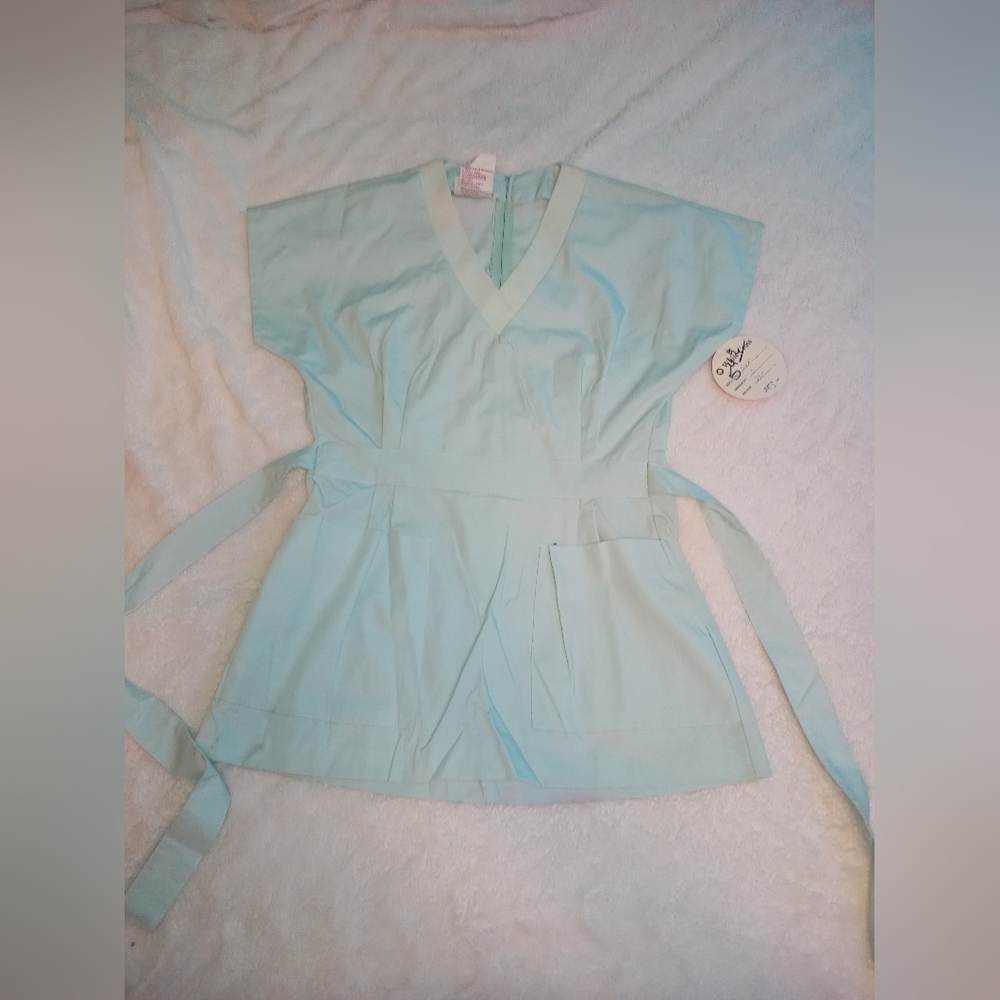 Old fashioned nurse top